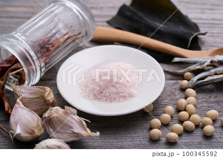 岩塩(粒) ヒマラヤ塩 岩塩(粒) ヒマラヤ塩 100345592