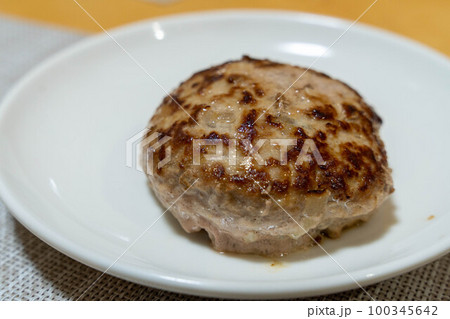 手作りハンバーグ 100345642