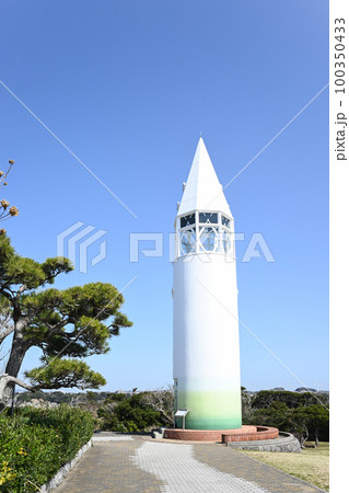 神奈川県城ヶ島公園の安房埼灯台 神奈川県城ヶ島公園の安房埼灯台 100350433