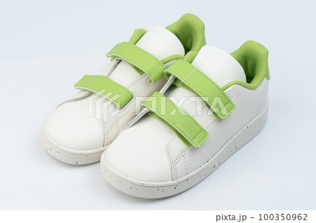 White with green velcro shoes 100350962