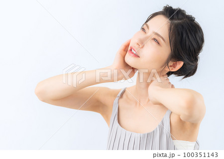 女性　ビューティー　美容　スキンケア 100351143