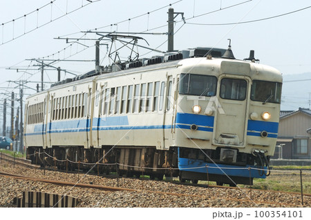 北陸本線　西高岡ー高岡　JR西日本　475系　A07編成（金沢） 100354101