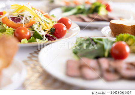 テーブルフォト パーティー料理 テーブルフォト パーティー料理 100356634