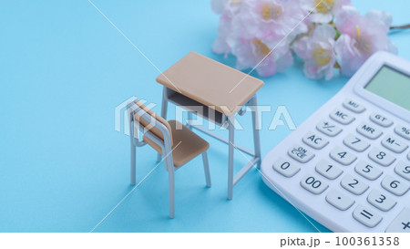 学校机と電卓と桜　学費イメージ 100361358