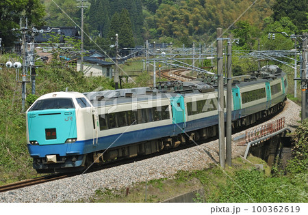 北陸本線　石動ー倶利伽羅　JR東日本　485系　R23編成（新潟）　北越 100362619