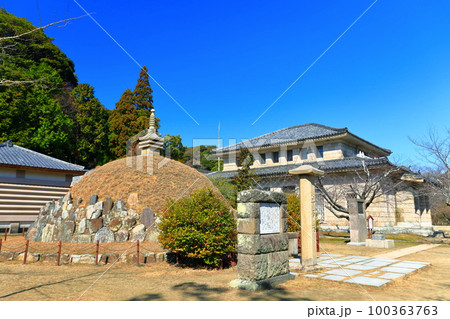 【山口県】晴天の旧長門尊攘堂（功山寺） 100363763