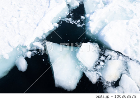 オホーツク海の美しい流氷 オホーツク海の美しい流氷 100363878
