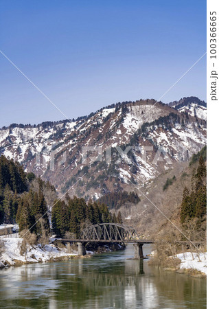 只見線の風景 第四只見川橋梁 福島県金山町 只見線の風景 第四只見川橋梁 福島県金山町 100366665