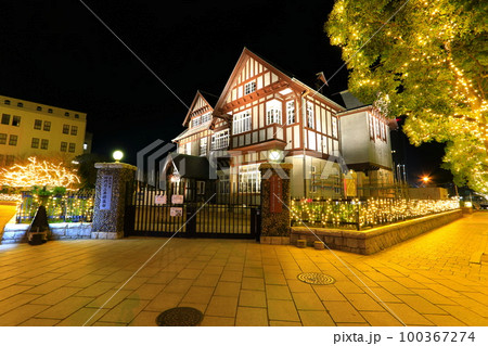 【福岡県】旧門司三井倶楽部の夜景（門司港レトロ浪漫灯彩） 100367274