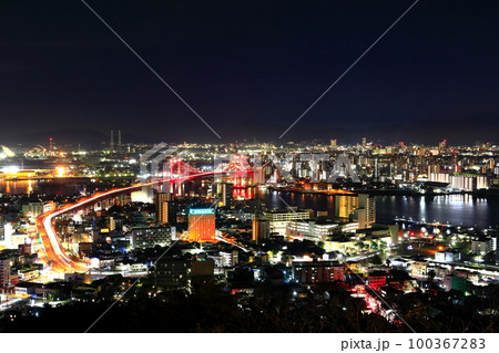 【福岡県】若戸大橋と北九州市街の夜景 【福岡県】若戸大橋と北九州市街の夜景 100367283