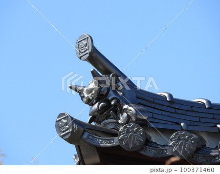 鬼瓦と鳥衾（とりぶすま） 100371460