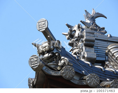 鬼瓦と鳥衾（とりぶすま） 100371463