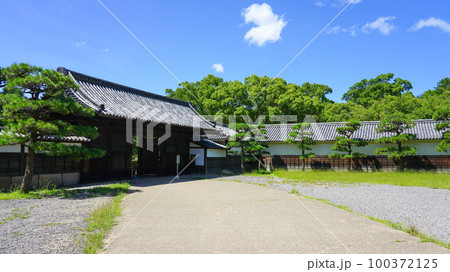 丸亀城 玄関先御門 番所長屋（香川県丸亀市） 100372125