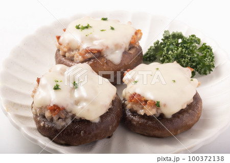 椎茸の肉詰めチーズ焼き 椎茸の肉詰めチーズ焼き 100372138
