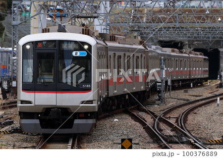 梶が谷に入線する5080系試運転 梶が谷に入線する5080系試運転 100376889