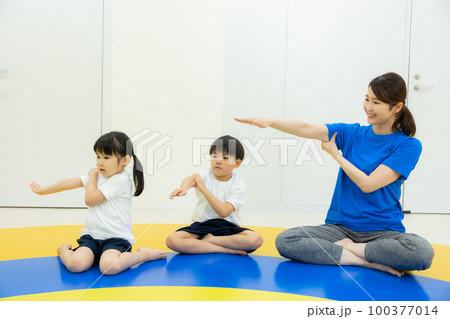 体操　キッズ 100377014