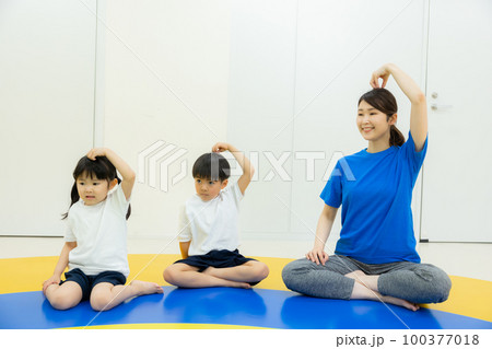 体操　キッズ 100377018