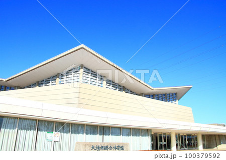 大垣市、大垣市総合体育館の風景 100379592