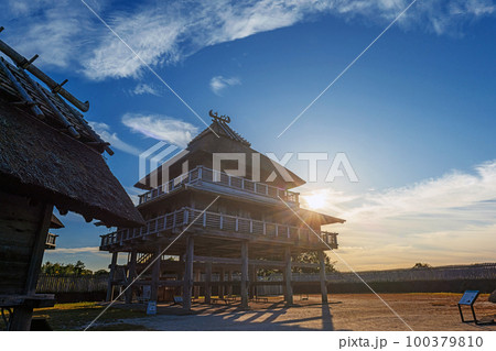 佐賀 吉野ヶ里遺跡 北内郭の主祭殿 100379810