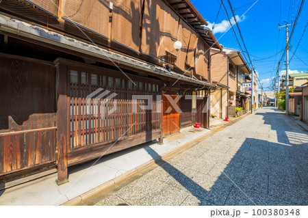 京都 島原遊郭跡の町並み 京都 島原遊郭跡の町並み 100380348
