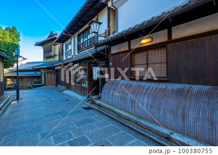 京都 東山 三寧坂 二寧坂 周辺の町並み 京都 東山 三寧坂 二寧坂 周辺の町並み 100380755