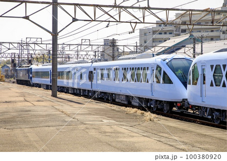 東武 N100系スペーシアxの甲種輸送の様子 東武 N100系スペーシアxの甲種輸送の様子 100380920