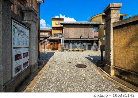 京都 上七軒の町並み 京都 上七軒の町並み 100381145
