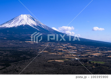 (山梨県)竜ヶ岳展望・青空と富士山の絶景 (山梨県)竜ヶ岳展望・青空と富士山の絶景 100395900