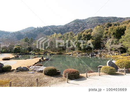 京都　嵯峨嵐山「天龍寺 曹源池庭園」 100403669