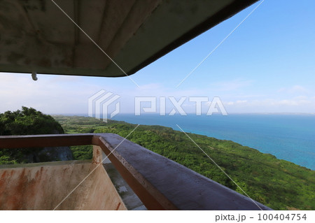 沖縄 宮古島市 伊良部島 牧山展望台から眺める風景 沖縄 宮古島市 伊良部島 牧山展望台から眺める風景 100404754