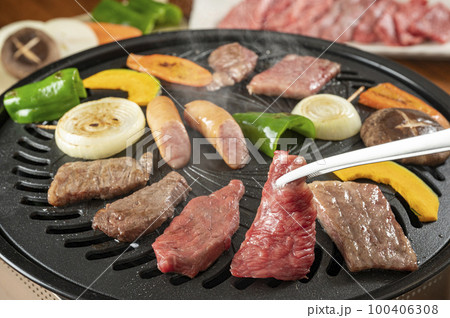 家で楽しむ焼き肉 家で楽しむ焼き肉 100406308
