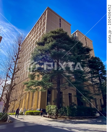 東京都》早稲田大学8号館 法学部の写真素材 [100406452] - PIXTA