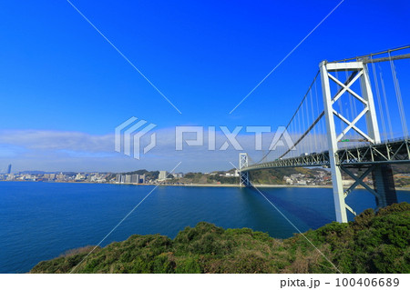 快晴の関門橋(関門海峡) 快晴の関門橋(関門海峡) 100406689