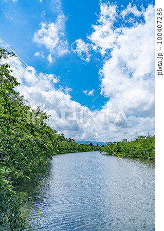 弘前城　弘前公園　お堀(青森県弘前市) 100407286