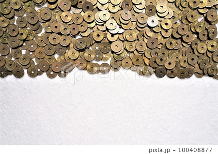 大量の五円玉 大量の五円玉 100408877
