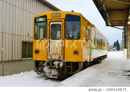 【秋田内陸縦貫鉄道】AN-8800形(秋田内陸線:鷹ノ巣駅) 【秋田内陸縦貫鉄道】AN-8800形(秋田内陸線:鷹ノ巣駅) 100410675