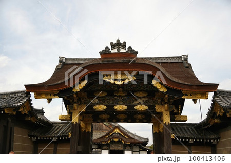 京都の歴史的建造物二条城 京都の歴史的建造物二条城 100413406