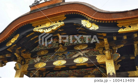 京都の歴史的建造物二条城 京都の歴史的建造物二条城 100413409