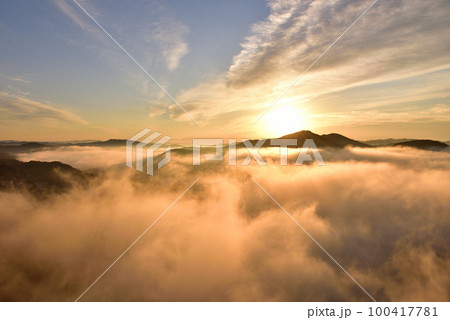 鎌倉山の雲海 100417781
