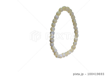 白いブレスレット　雑貨　素材 100419693