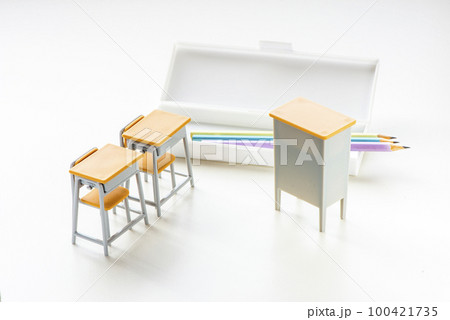 勉強、学習塾、授業、教育イメージ 100421735