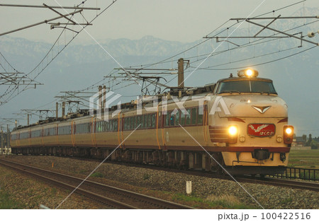 北陸本線　滑川ー水橋　JR西日本　489系　H03編成（金沢）　はくたか 100422516