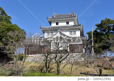 平戸城　復元された乾櫓 100422992