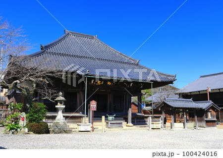 【三重県】晴天の関地蔵院（東海道　関宿） 100424016