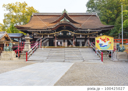 道明寺天満宮　拝殿　梅まつりの季節（大阪府藤井寺市） 100425027
