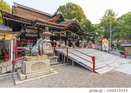 道明寺天満宮　拝殿　梅まつりの季節（大阪府藤井寺市） 100425034