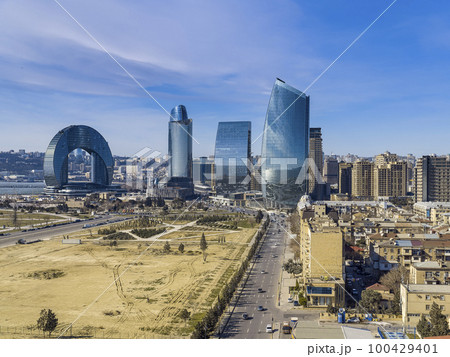 アゼルバイジャン・バクーの高層ビル群 / Crescent Bay Baku, Azerbaijan アゼルバイジャン・バクーの高層ビル群 / Crescent Bay Baku, Azerbaijan 100429401