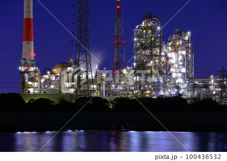 【三重県】四日市コンビナートの夜景 【三重県】四日市コンビナートの夜景 100436532