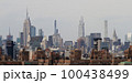 ニューヨークミッドタウンの高層ビルを望む景観 100438499