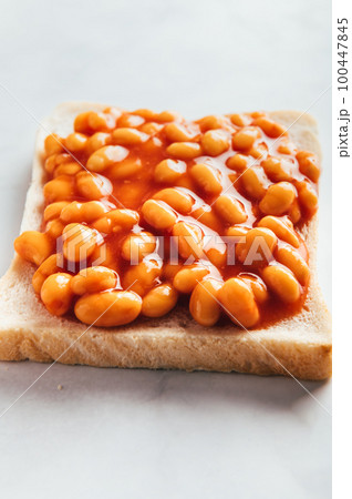 Baked Beans on Toast Baked Beans on Toast 100447845